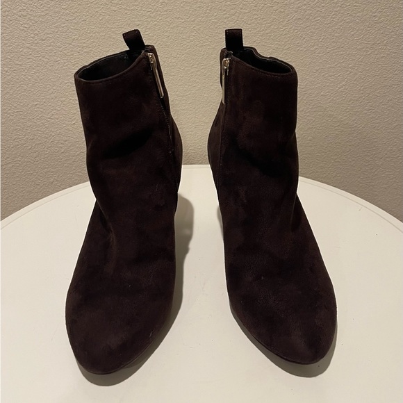 Spring chic awaits! BCBG’s Brown Booties with Plush suede & gold zippers - Picture 2 of 5